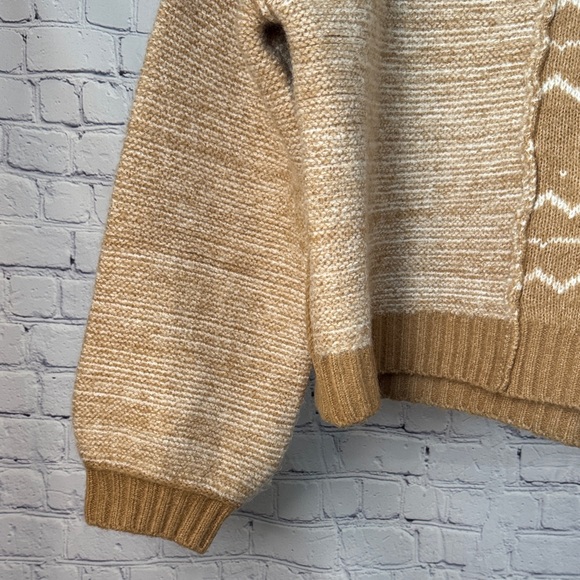 Vestique Patterned Tan Sweater - Picture 4 of 8